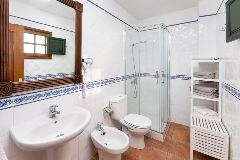 Bathroom 3, Las Casas del Chorro, Santa Cruz de Tenerife