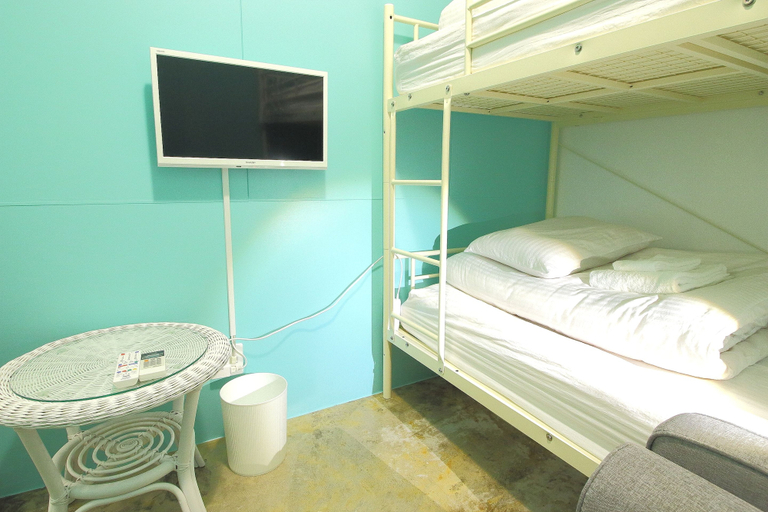 Bedroom 5, Seawall Hostel, Chatan