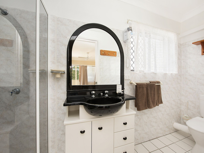 Bathroom 3, Motel Caloundra, Caloundra - Caloundra S.