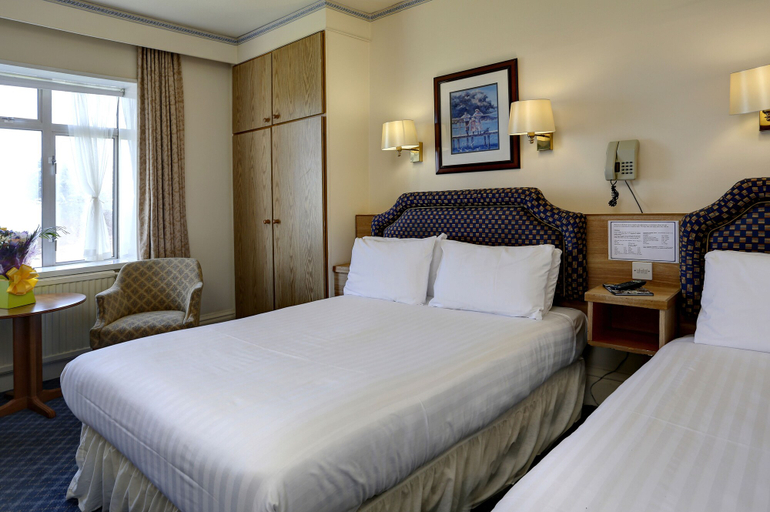 Bedroom 3, Livermead Cliff Hotel, Torbay