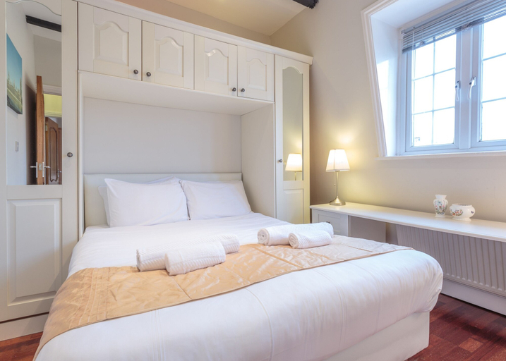 Bedroom 2, Castletown House Apartments, London