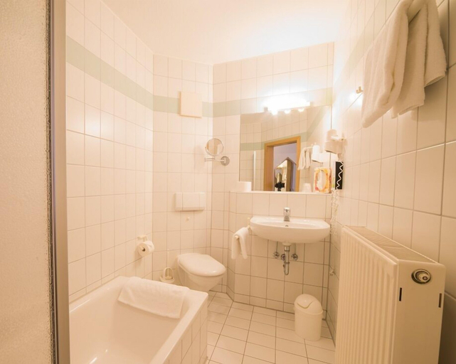 Bathroom 3, Hotel am Wasen, Ludwigsburg