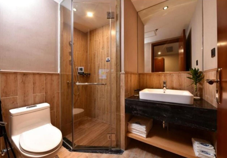 Bathroom, Days Inn Business Place Bagu Chongqing, Chongqing