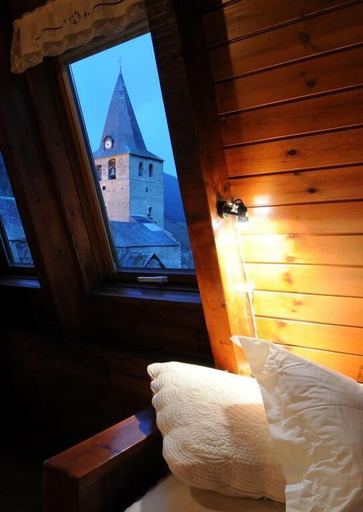 Bedroom 5, Garos Ostau, Lleida