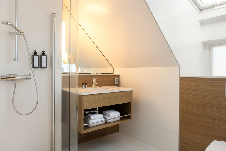 Bathroom 4, Elite Hotel Esplanade, Malmö
