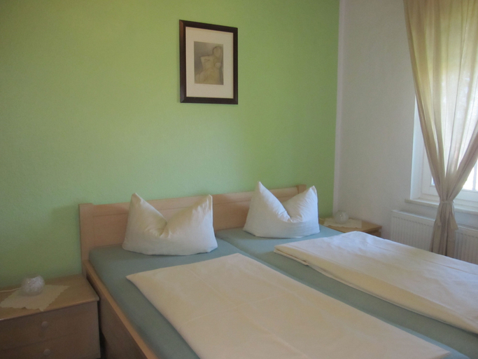 Bedroom 3, Pension Mahrets Puppenstube, Eisenach