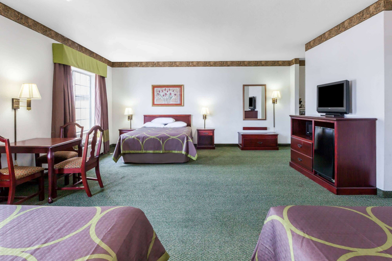 Bedroom 3, Super 8 by Wyndham Hillsboro TX, Hill