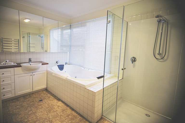 Bathroom 3, Rayville Boat Houses, Colac-Otway - South