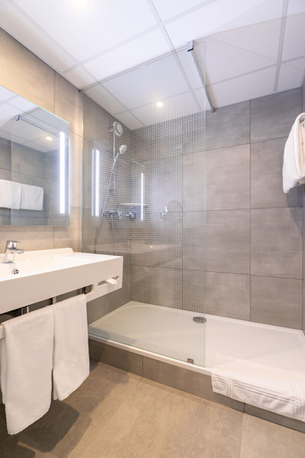 Bathroom 4, Novotel Wroclaw City, Środa Śląska