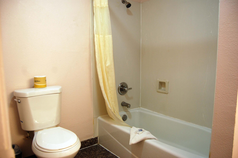 Bathroom 4, Americas Best Value Inn Los Banos, Merced