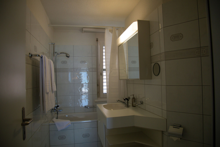 Bedroom 4, Seehotel Riviera at Lake Lucerne, Nidwalden