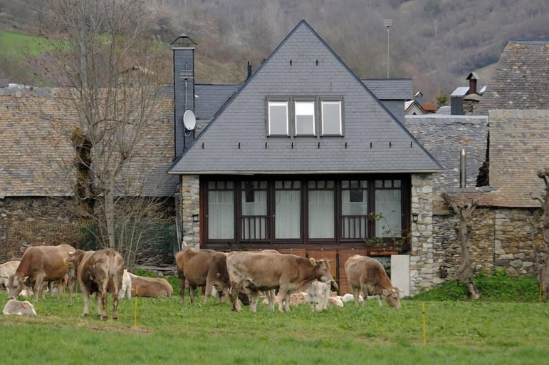 Exterior & Views, Garos Ostau, Lleida