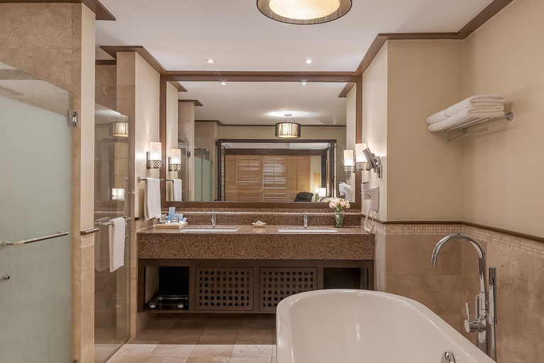 Bathroom 4, Henann Lagoon Resort, Malay