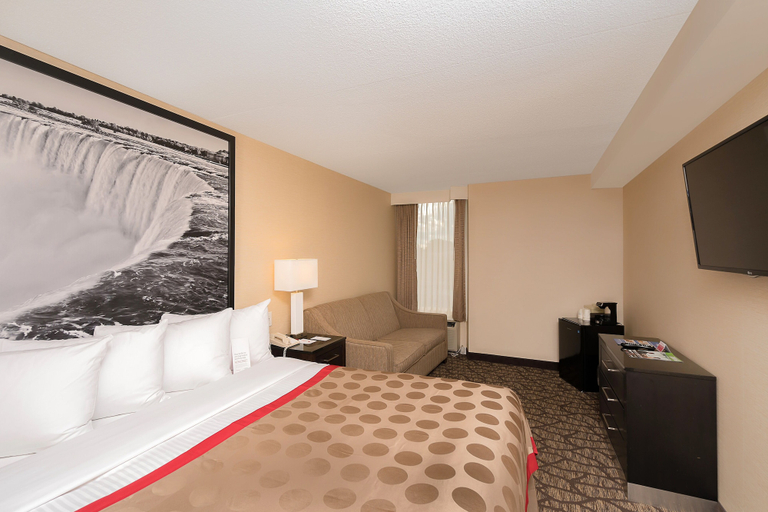 Bedroom 3, Ramada by Wyndham Niagara Falls Near the Falls, Niagara
