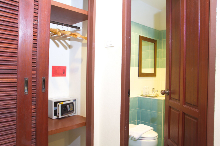 Bathroom 5, Hathai House Resort, Ko Samui