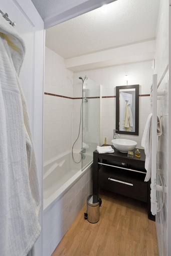 Bathroom 4, La Combe d'Or, Hautes-Alpes