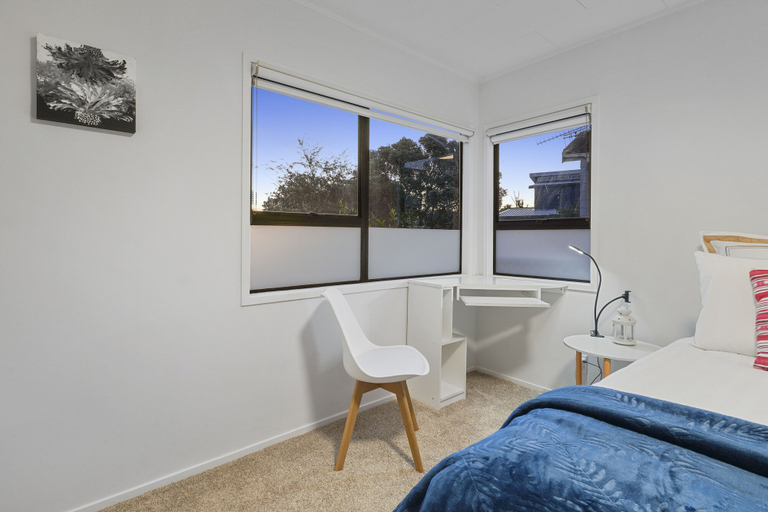 Bedroom 4, Spacious Family Home - Backyard-Mt-Views, Waitakere