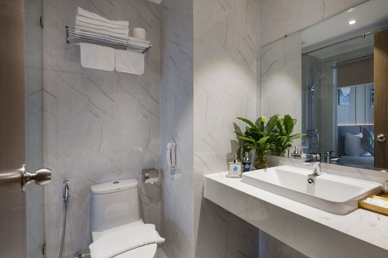 Bathroom 5, Sochi Hotel, Nha Trang