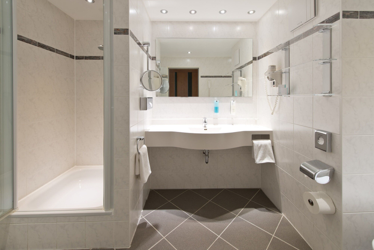 Bathroom 5, Hotel Steglitz International, Berlin