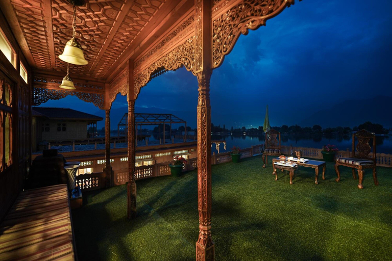 Food & Drinks 4, WelcomHeritage Gurkha Houseboats, Srinagar