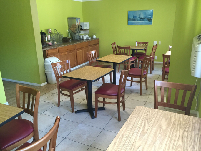 Food & Drinks 5, Super 8 by Wyndham Bath Hammondsport Area, Steuben
