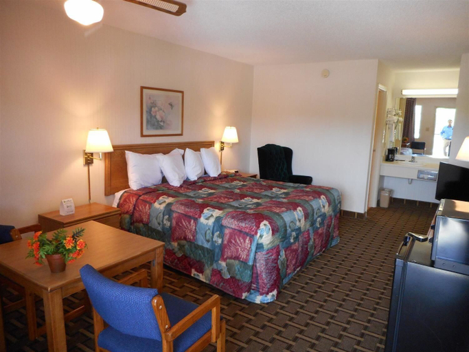 Bedroom 4, Americas Best Value Inn Blue Ridge, Fannin