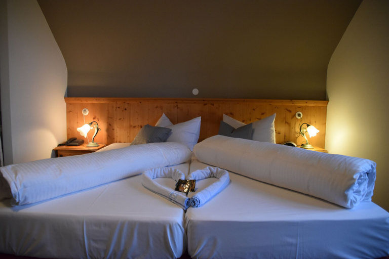 Bedroom 4, Hotel Askania, Miesbach