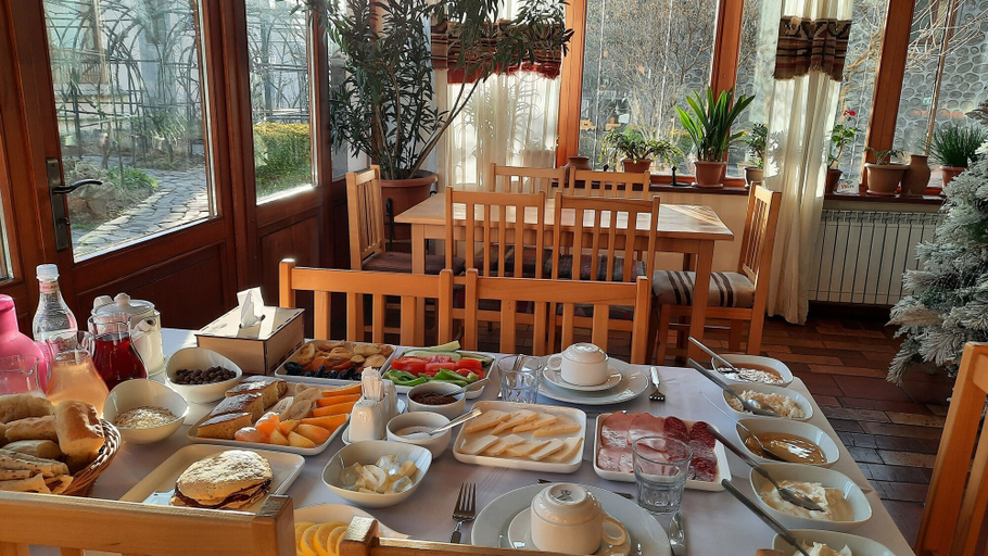 Food & Drinks 5, Hotel Mirhav
