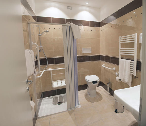 Bathroom 4, Hotel Fini, Foggia