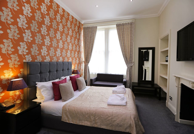 Bedroom 3, Palmerston Suites, Edinburgh