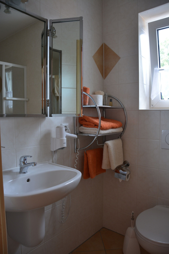 Bathroom, Gästehaus Celine, Ahrweiler