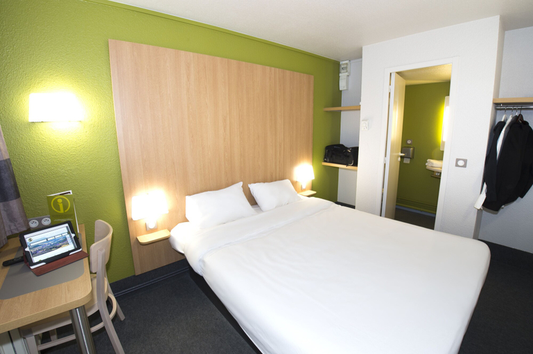 Bedroom 3, Kyriad Direct Poitiers - Gare du Futuroscope, Vienne