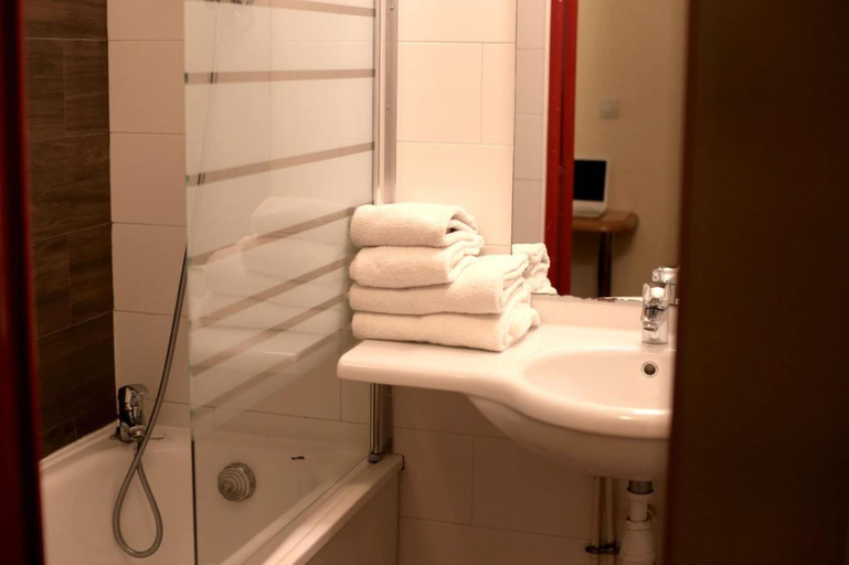 Bathroom 4, Eurohotel Airport Orly Rungis, Val-de-Marne