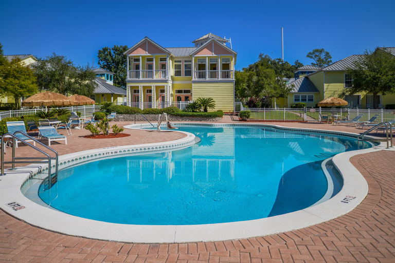 Barefoot'n Resort, Osceola