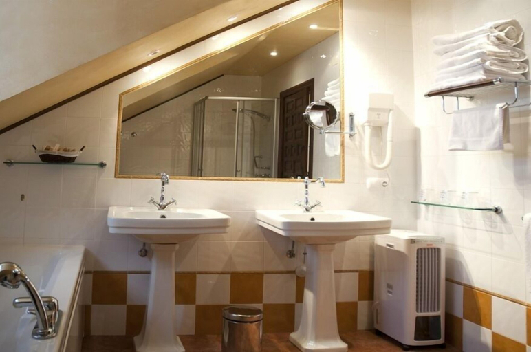Bathroom 4, Hotel El Jardín de la Abadía, Valladolid