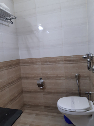 Bathroom 3, Bharat Hotel, Ernakulam
