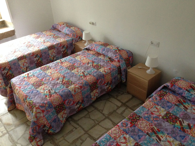 Bedroom 2, Pension Rural Areal, A Coruña