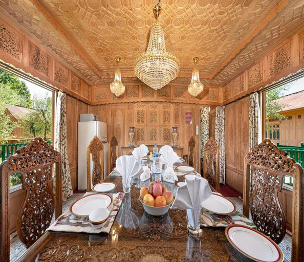 Food & Drinks 4, WelcomHeritage Gurkha Houseboats, Srinagar