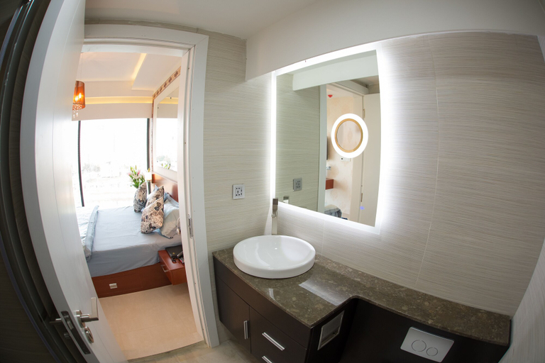 Bathroom 5, Coventina Lake Suites, Dhaka