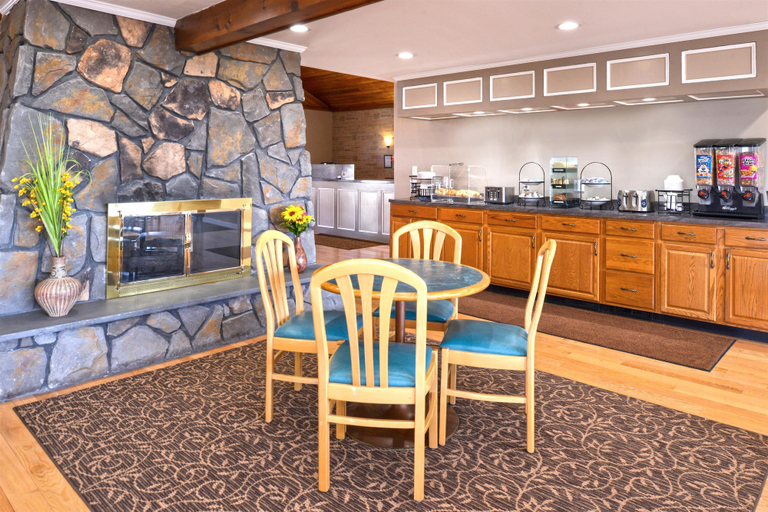 Food & Drinks 5, Americas Best Value Inn Plattsburgh, Clinton