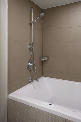 Bathroom 5, Sheraton Parkway Toronto North Hotel & Suites, York
