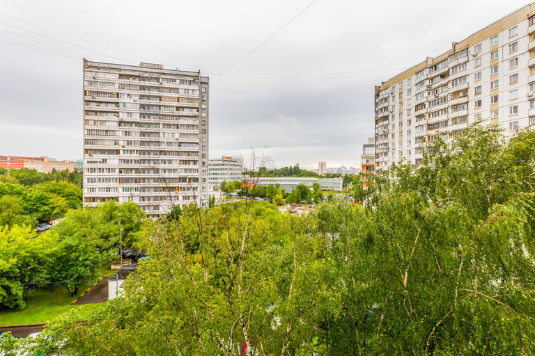 Others 4, Inndays Kaluzhskaya, Western