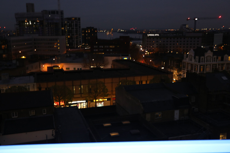 Others 4, Beautiful 2 beds Woolwich Central Apt, London
