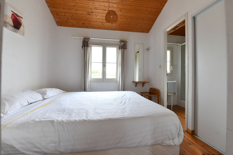 Bedroom 2, Domaine Les Granges, Charente-Maritime