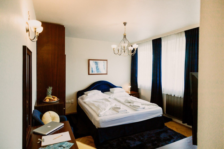 Bedroom 2, Korona Pension Restaurant, Hévíz/Keszthely