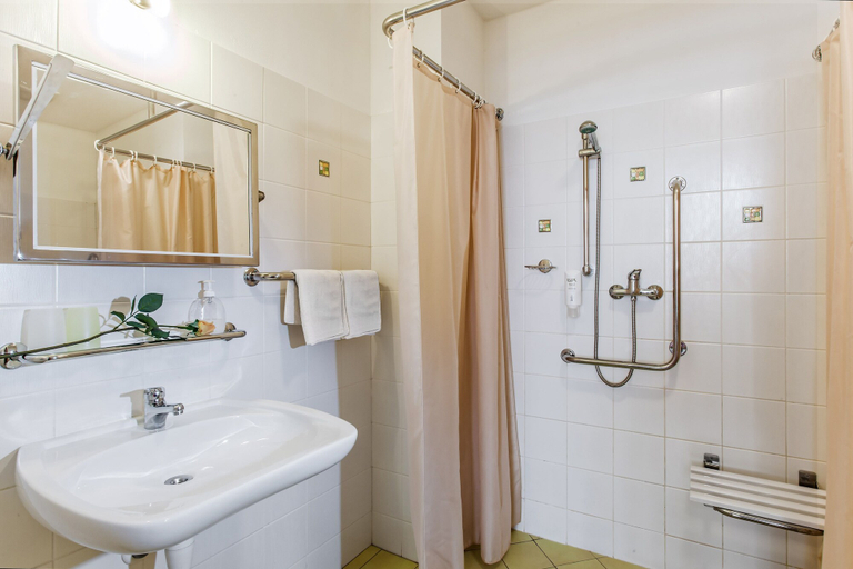 Bathroom 5, Hotel Augustus et Otto, Praha 5