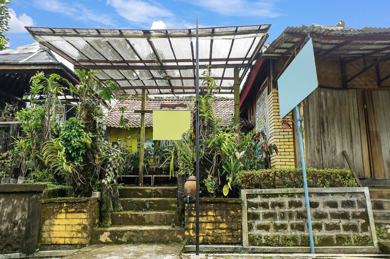 OYO Homes 90984 Kampung Wisata Ekologi Puspa Jagad, Blitar