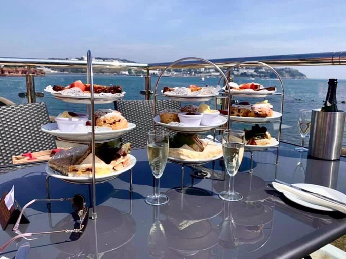 Food & Drinks 5, Livermead Cliff Hotel, Torbay
