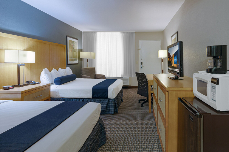 Bedroom 3, Travelodge by Wyndham Palm Springs, Riverside