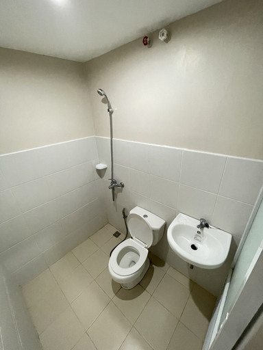 Bathroom 4, FB Dormitel Suites, Cagayan de Oro City
